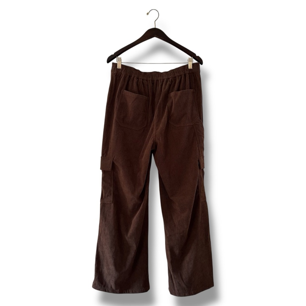 Wide-Leg Cargo Pants in Brown - Picture 7 of 10